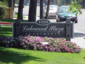 lakewood plaza